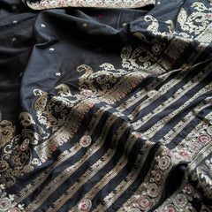 Soft Munga Silk Saree with Kutdana & Zarkan Embellishment