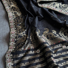 Soft Munga Silk Saree with Kutdana & Zarkan Embellishment