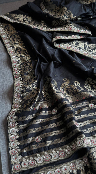 Soft Munga Silk Saree with Kutdana & Zarkan Embellishment