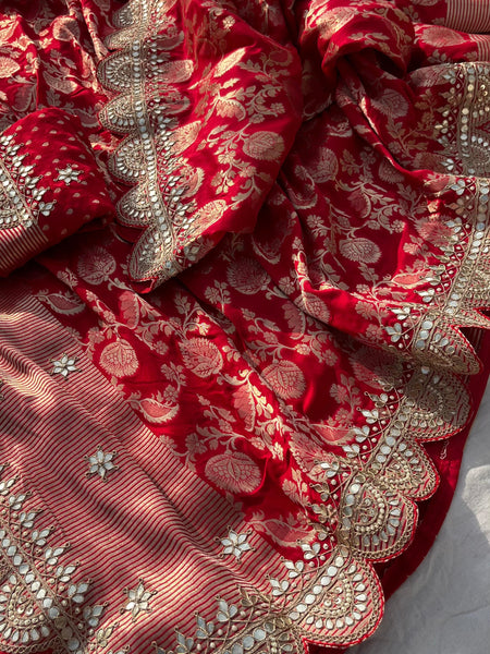 Khaddi Georgette Banarasi Saree with Pearl & Gotapatti Work