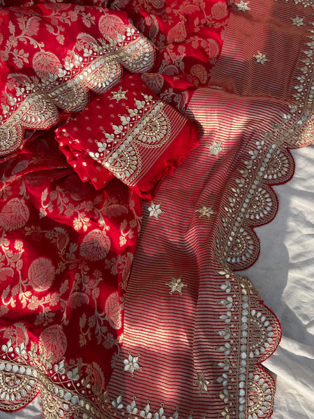 Khaddi Georgette Banarasi Saree with Pearl & Gotapatti Work